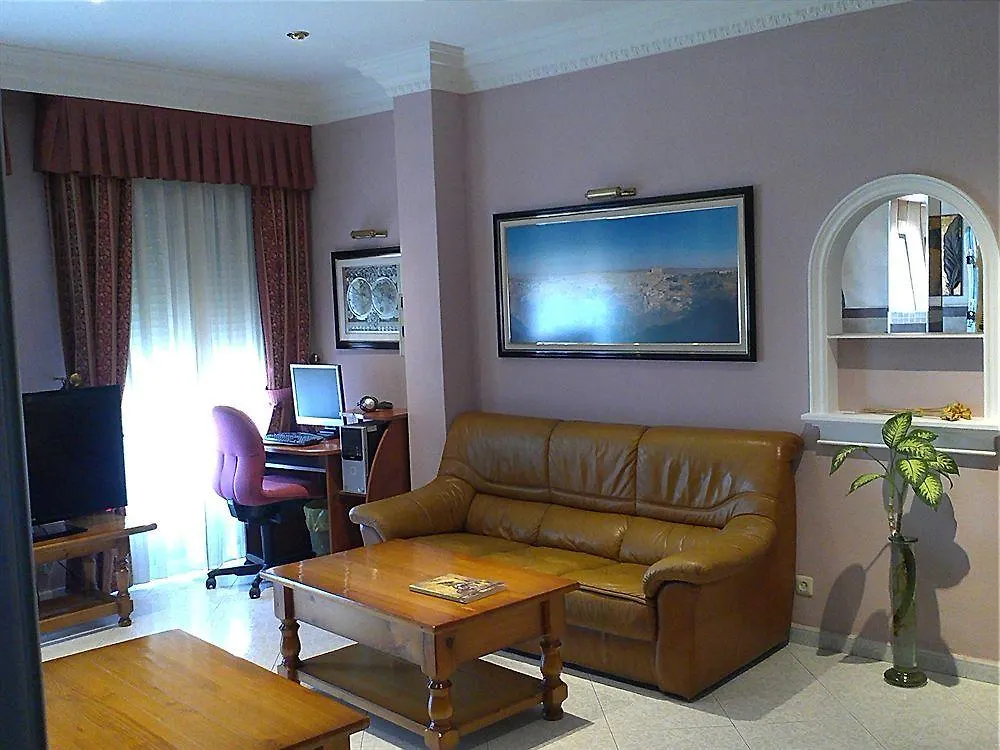 Hostal Toledo 2*,