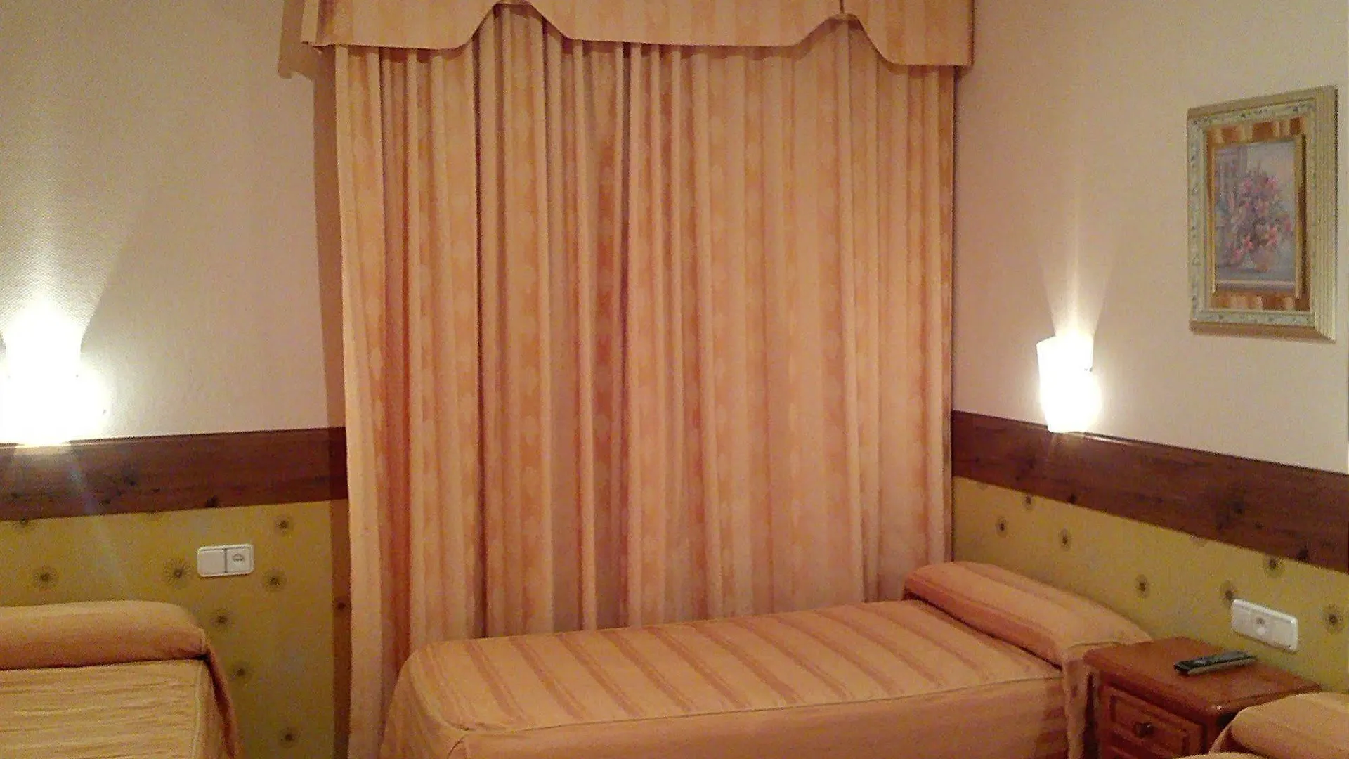 Hostal Toledo Guest house