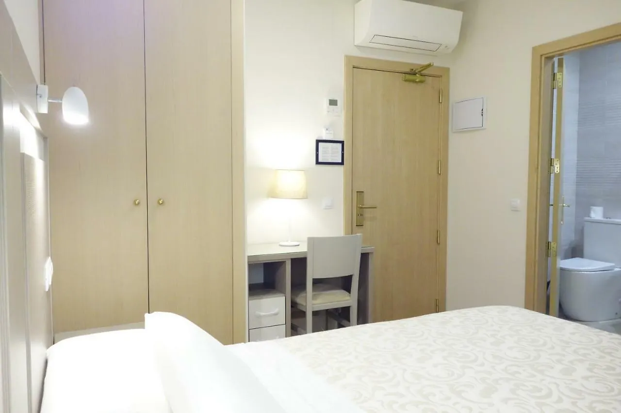 Hostal Toledo 2*,